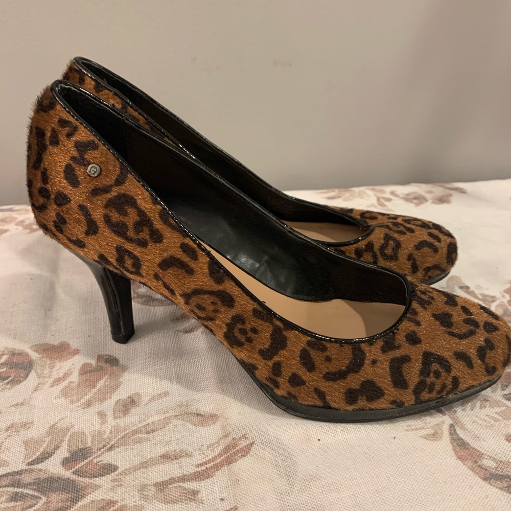 Etienne Aigner Animal print heels EUC Sz 6.5M
